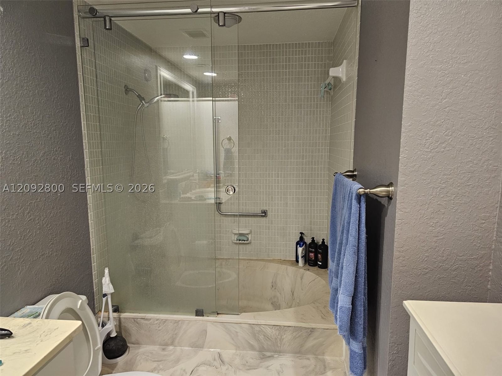 Real estate property located at 3800 Hillcrest Dr #523, Broward, Hillcrest East No 25 Cond, Hollywood, FL