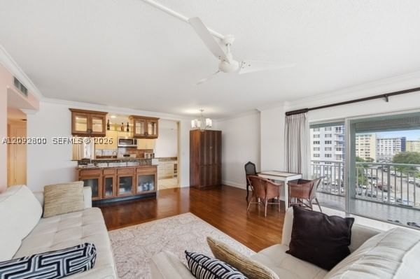Real estate property located at 3800 Hillcrest Dr #523, Broward, Hillcrest East No 25 Cond, Hollywood, FL