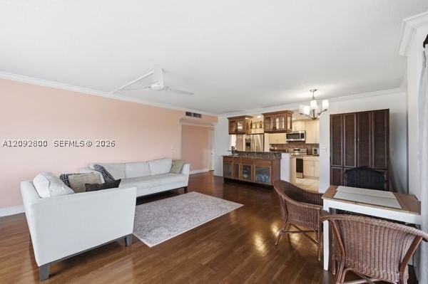 Real estate property located at 3800 Hillcrest Dr #523, Broward, Hillcrest East No 25 Cond, Hollywood, FL