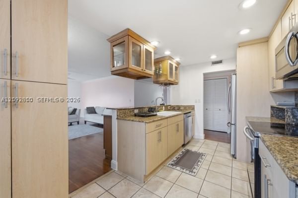 Real estate property located at 3800 Hillcrest Dr #523, Broward, Hillcrest East No 25 Cond, Hollywood, FL
