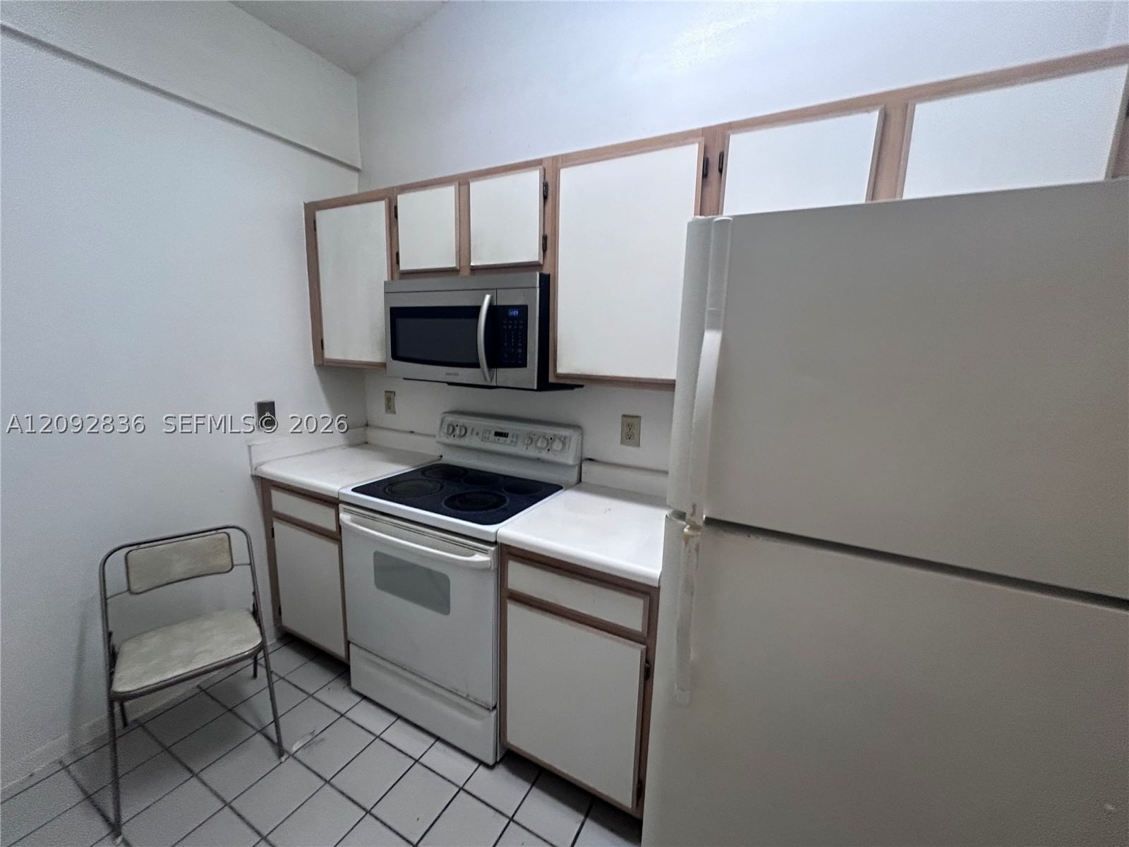 Real estate property located at 2890 Oakland Forest Dr #202, Broward, Lakeview Club Condo, Oakland Park, FL