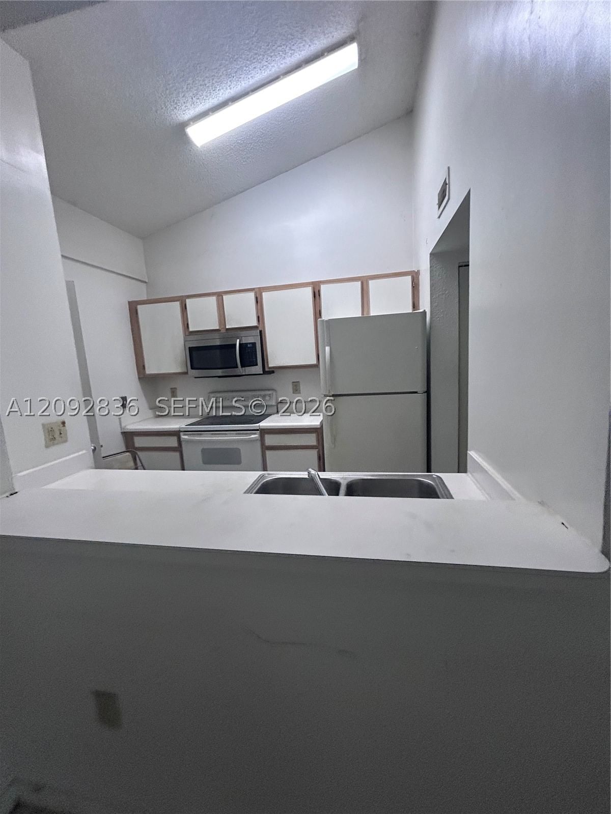 Real estate property located at 2890 Oakland Forest Dr #202, Broward, Lakeview Club Condo, Oakland Park, FL