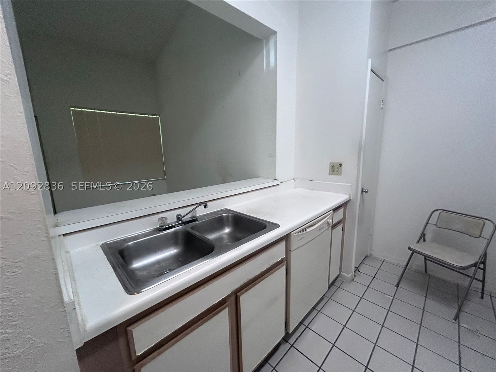 Real estate property located at 2890 Oakland Forest Dr #202, Broward, Lakeview Club Condo, Oakland Park, FL