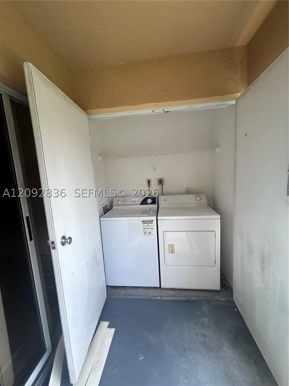 Real estate property located at 2890 Oakland Forest Dr #202, Broward, Lakeview Club Condo, Oakland Park, FL