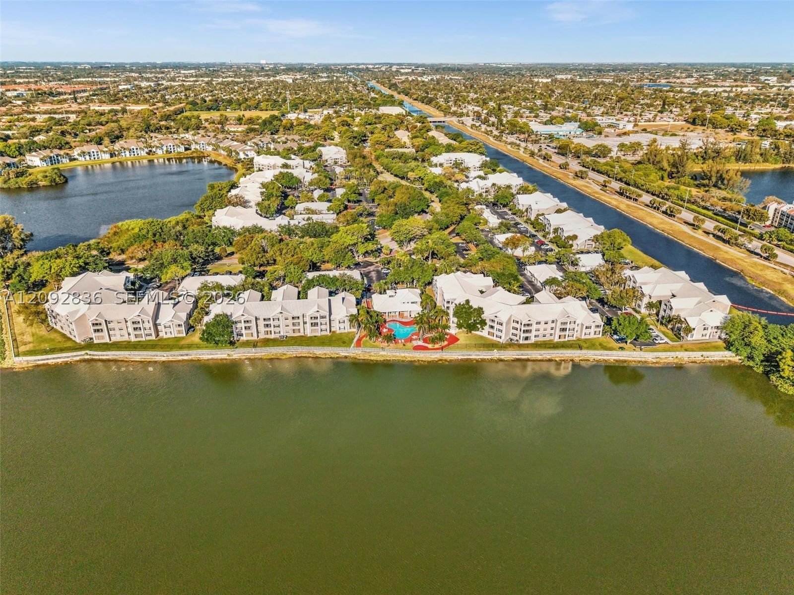 Real estate property located at 2890 Oakland Forest Dr #202, Broward, Lakeview Club Condo, Oakland Park, FL