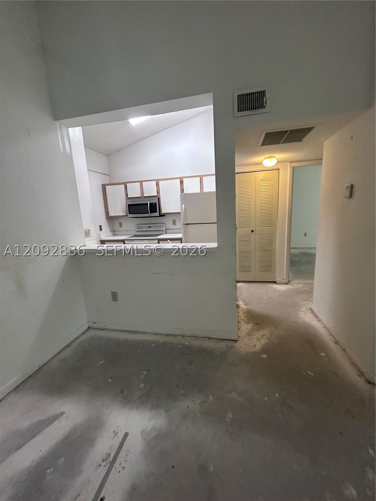 Real estate property located at 2890 Oakland Forest Dr #202, Broward, Lakeview Club Condo, Oakland Park, FL