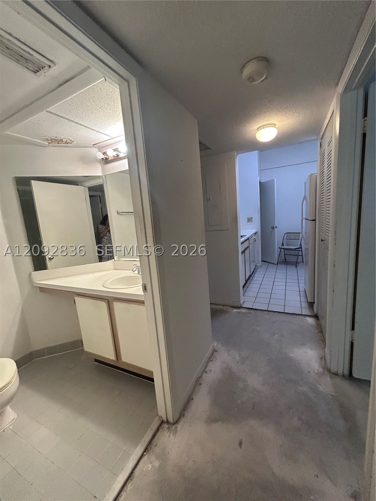 Real estate property located at 2890 Oakland Forest Dr #202, Broward, Lakeview Club Condo, Oakland Park, FL