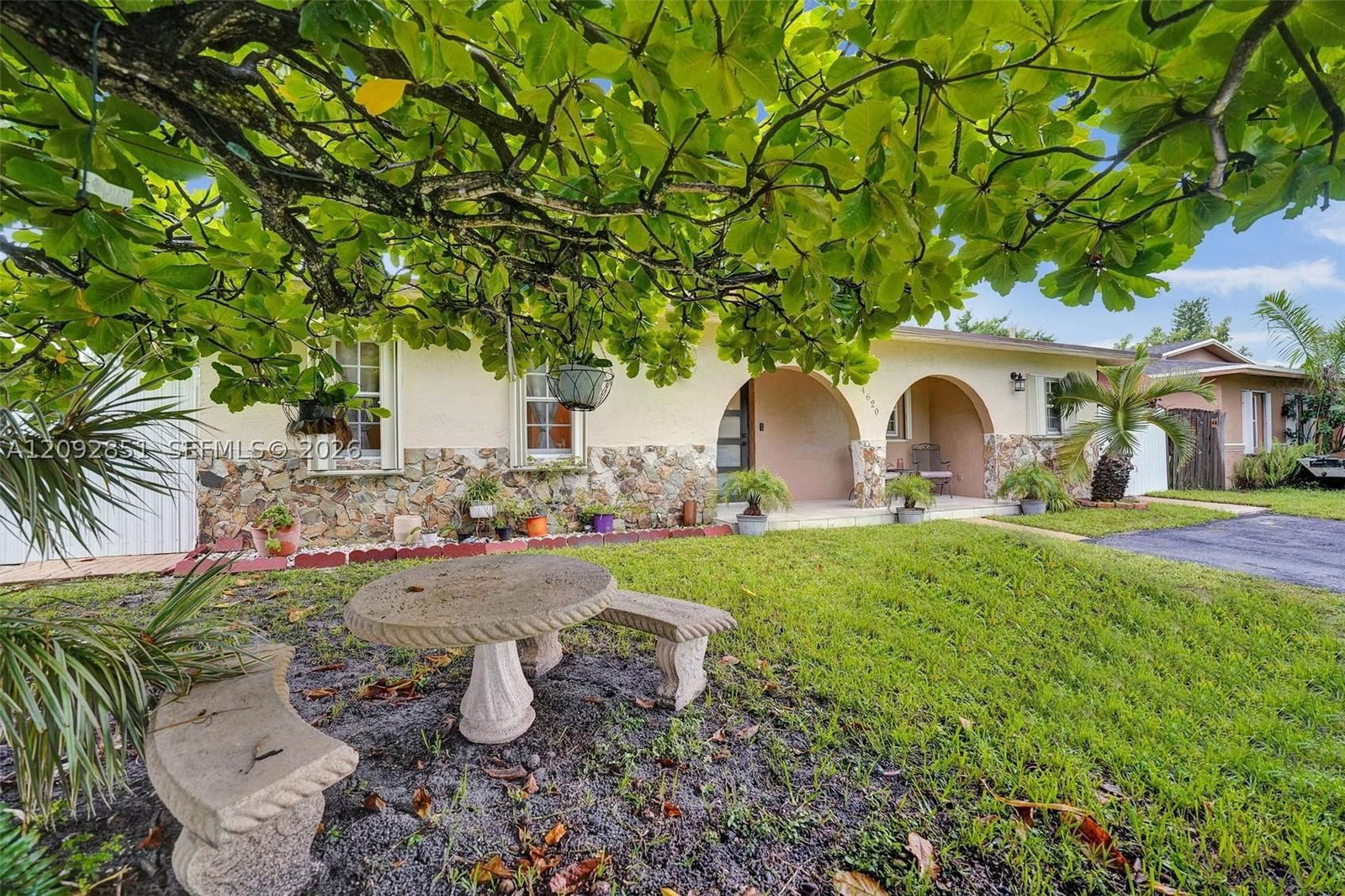 Real estate property located at 4620 43rd Ter, Broward, Gold Coast Twin Villas We, Dania Beach, FL