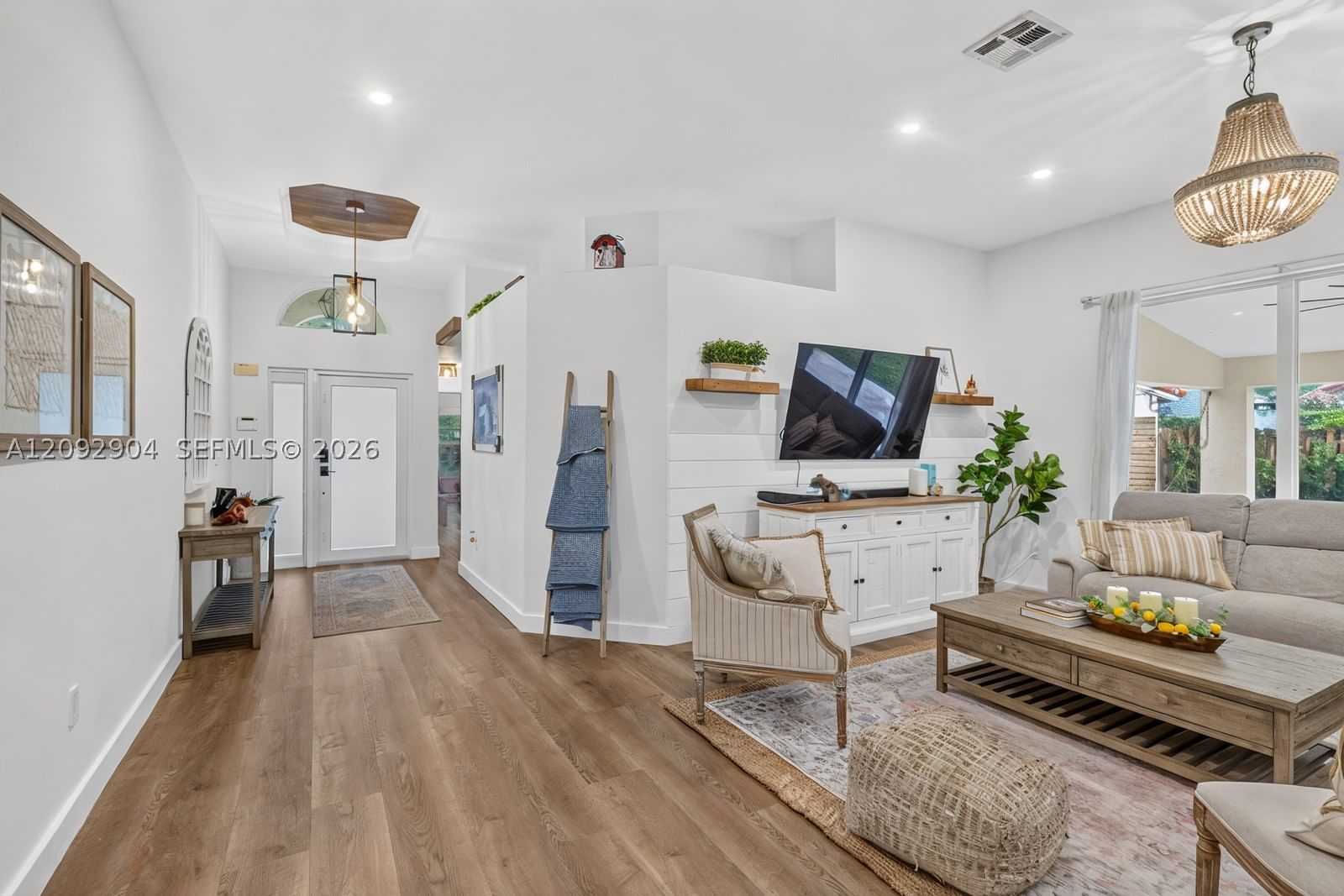 Real estate property located at 10600 54th St, Miami-dade, Doral Sands, Doral, FL