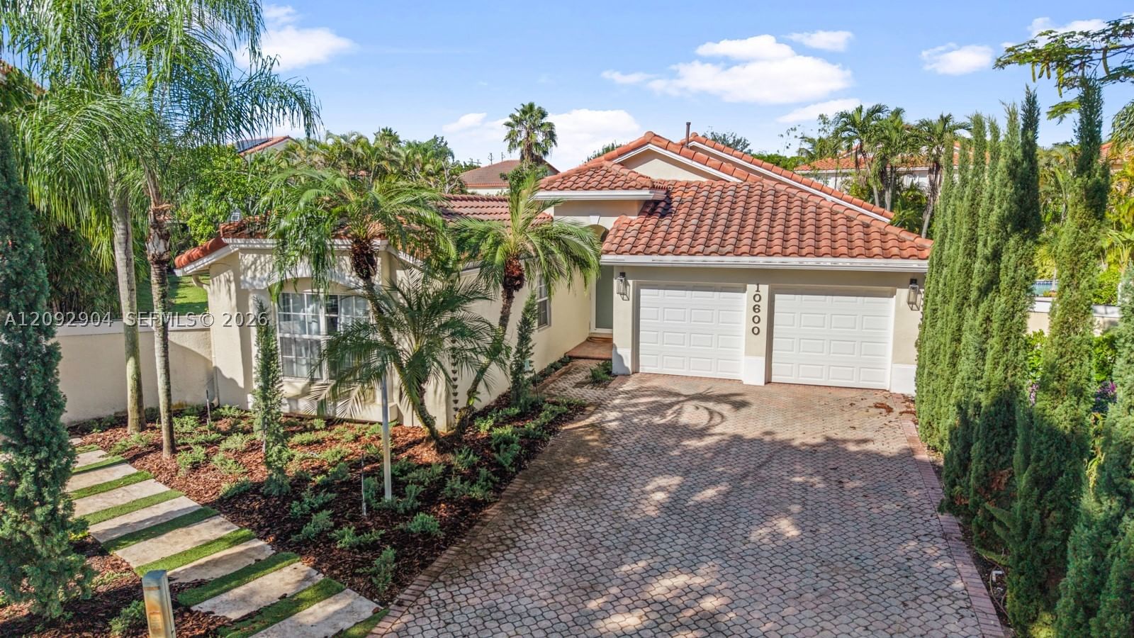 Real estate property located at 10600 54th St, Miami-dade, Doral Sands, Doral, FL