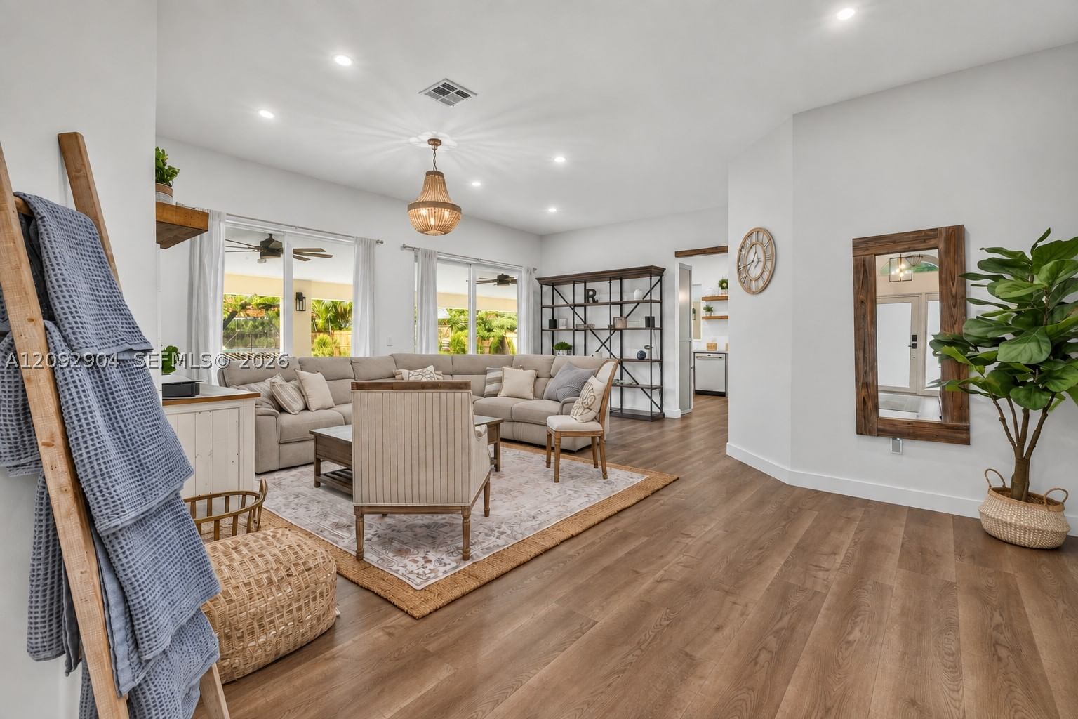Real estate property located at 10600 54th St, Miami-dade, Doral Sands, Doral, FL