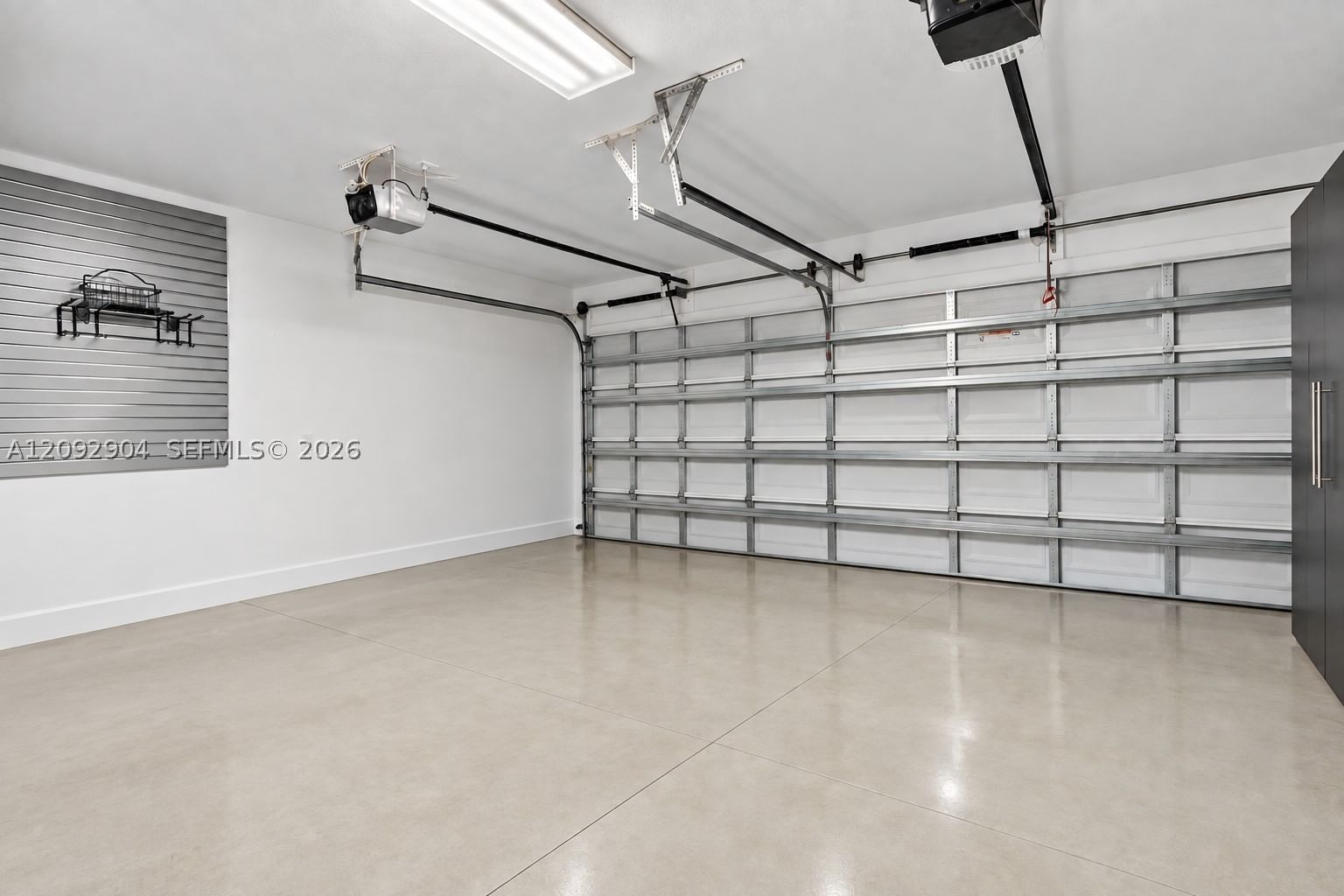 Real estate property located at 10600 54th St, Miami-dade, Doral Sands, Doral, FL