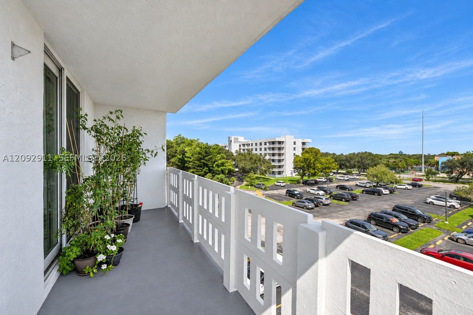 Real estate property located at 919 Hillcrest Dr #401, Broward, Hillcrest East No 20 Cond, Hollywood, FL