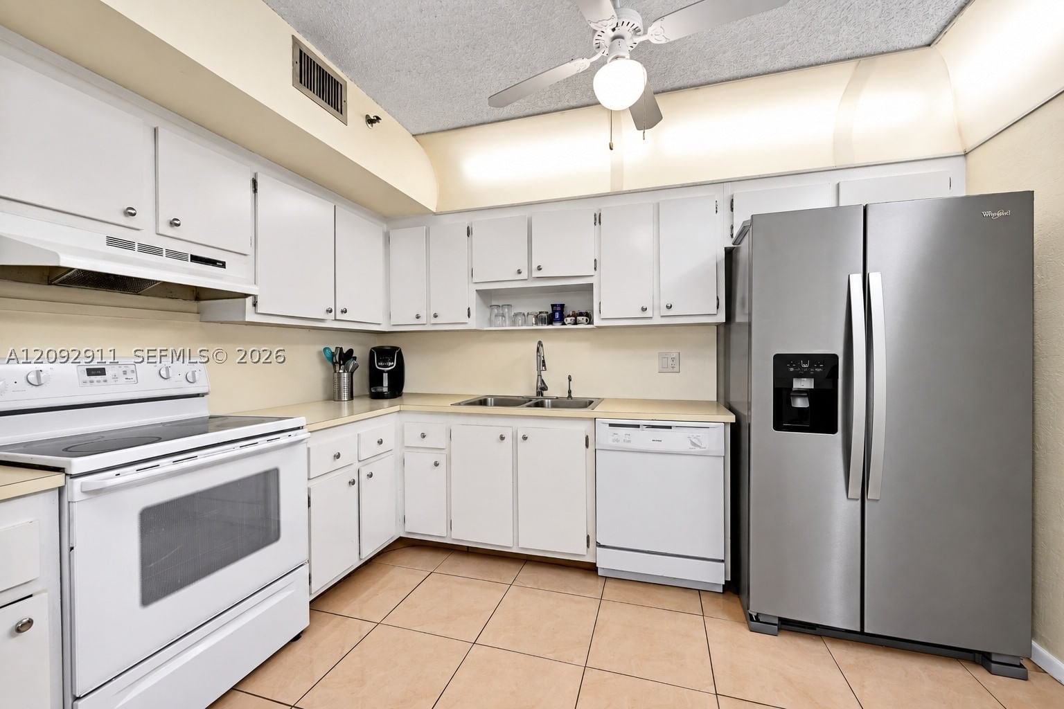 Real estate property located at 919 Hillcrest Dr #401, Broward, Hillcrest East No 20 Cond, Hollywood, FL