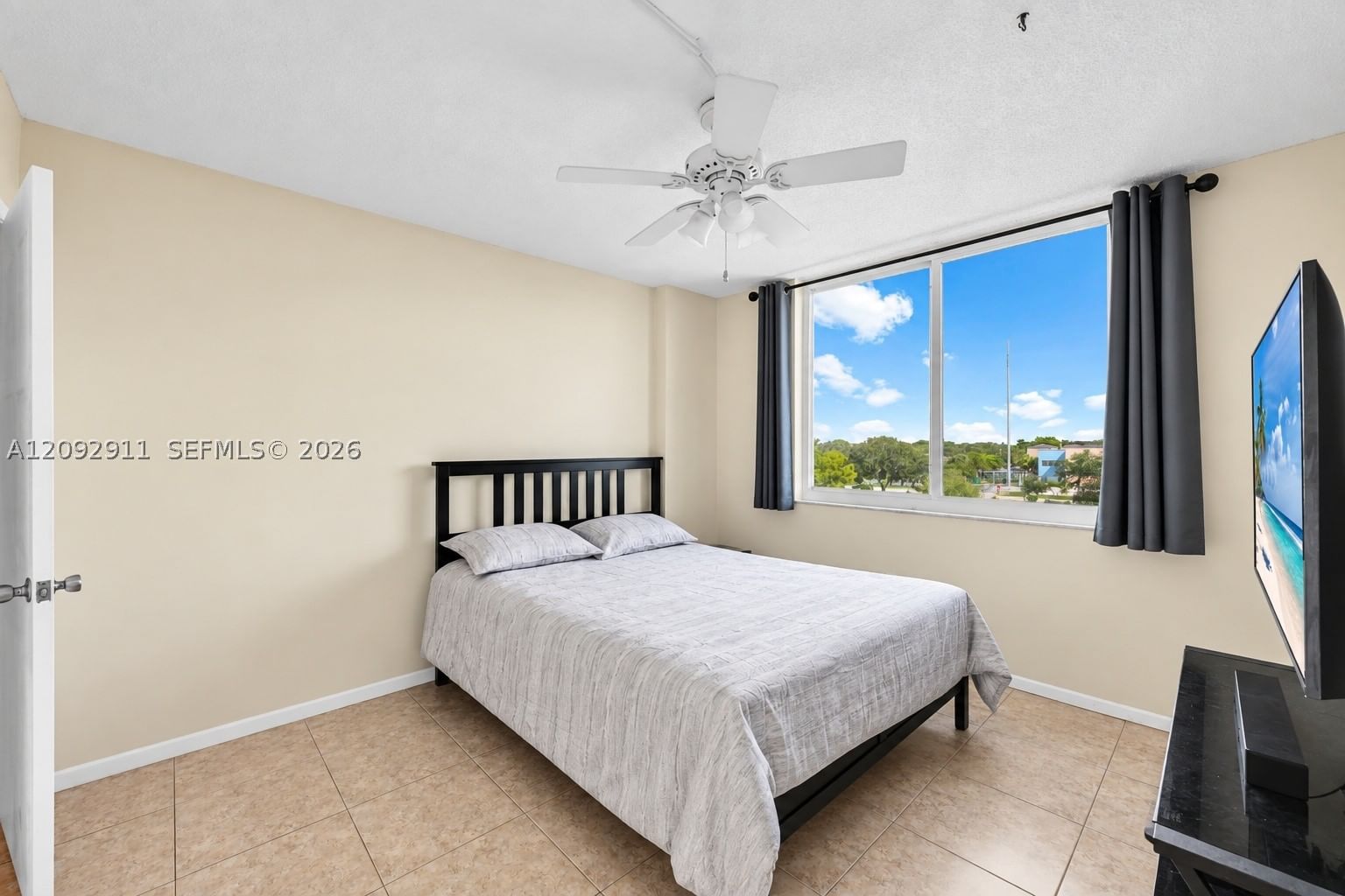 Real estate property located at 919 Hillcrest Dr #401, Broward, Hillcrest East No 20 Cond, Hollywood, FL