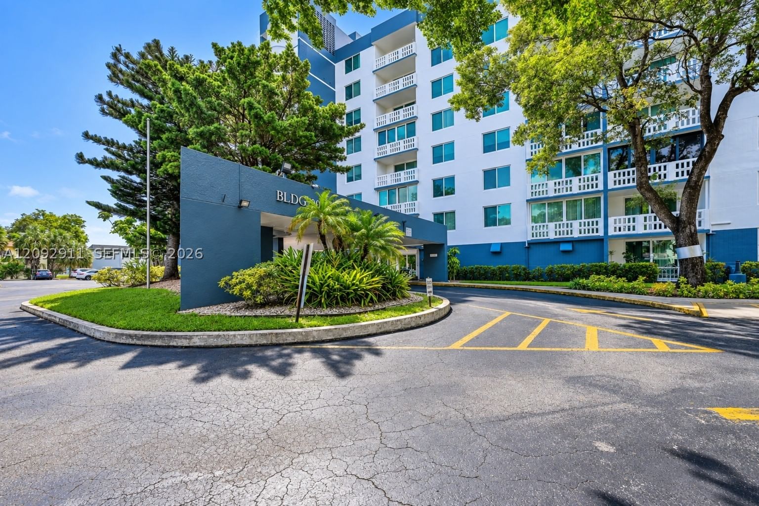Real estate property located at 919 Hillcrest Dr #401, Broward, Hillcrest East No 20 Cond, Hollywood, FL