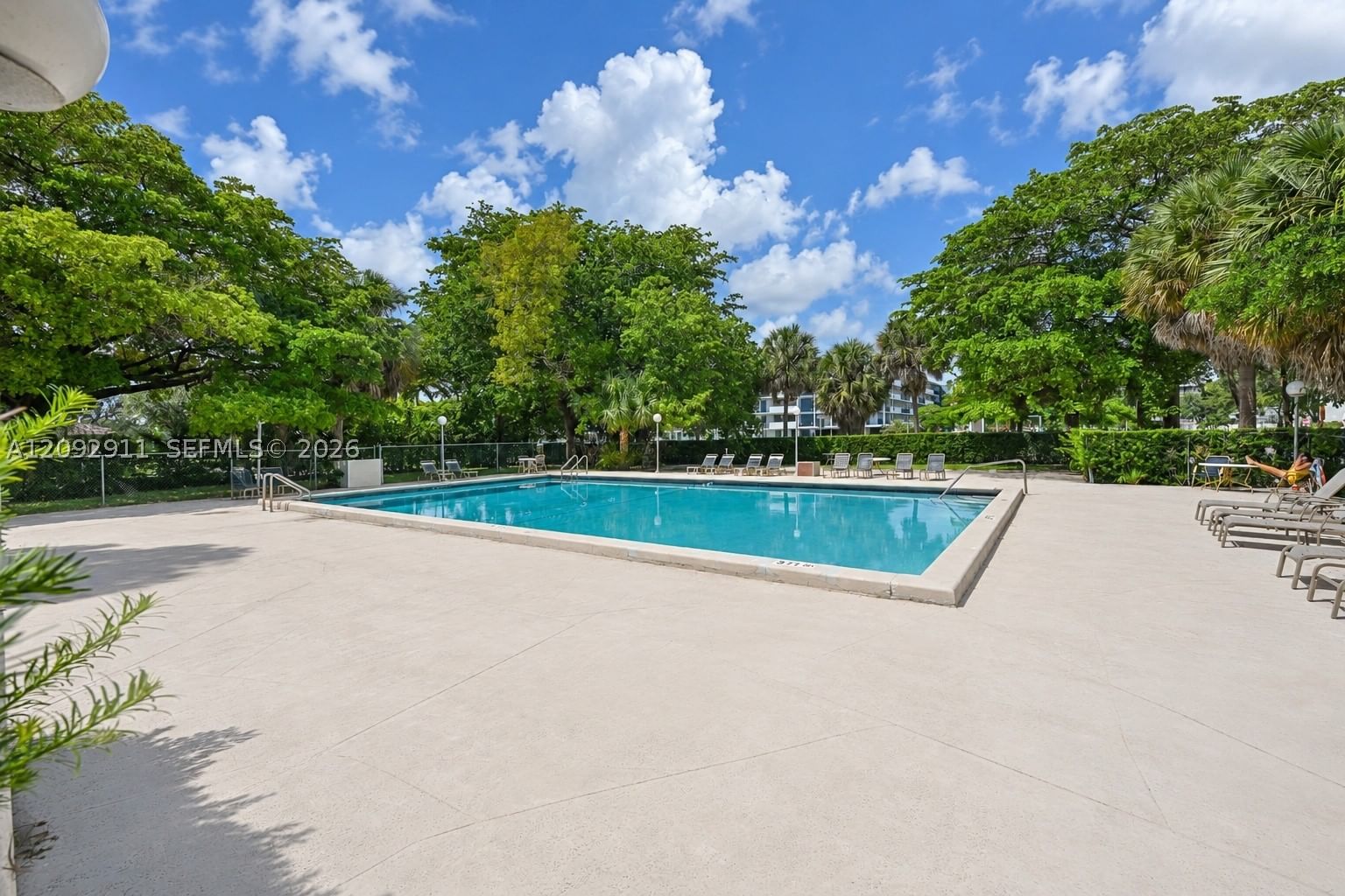 Real estate property located at 919 Hillcrest Dr #401, Broward, Hillcrest East No 20 Cond, Hollywood, FL