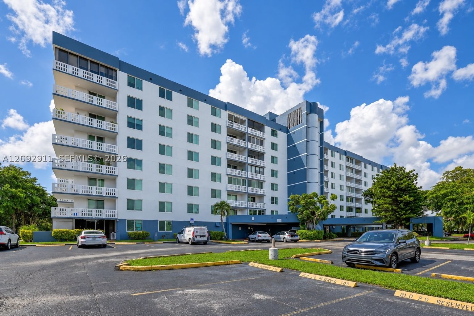 Real estate property located at 919 Hillcrest Dr #401, Broward, Hillcrest East No 20 Cond, Hollywood, FL