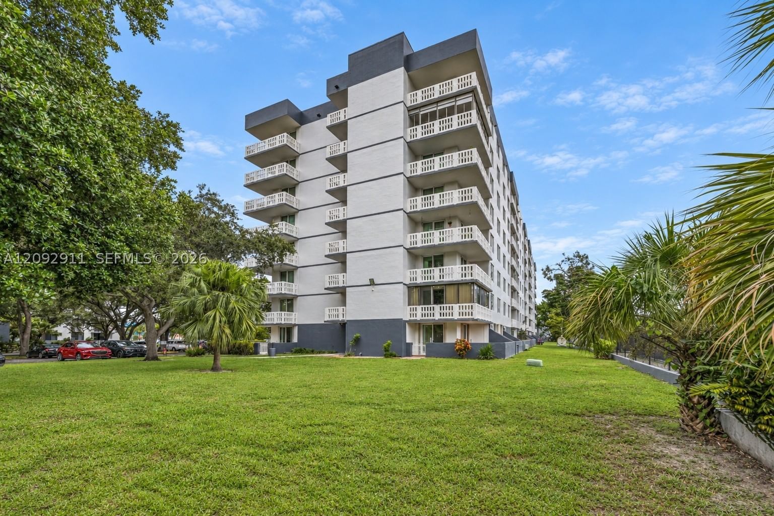 Real estate property located at 919 Hillcrest Dr #401, Broward, Hillcrest East No 20 Cond, Hollywood, FL