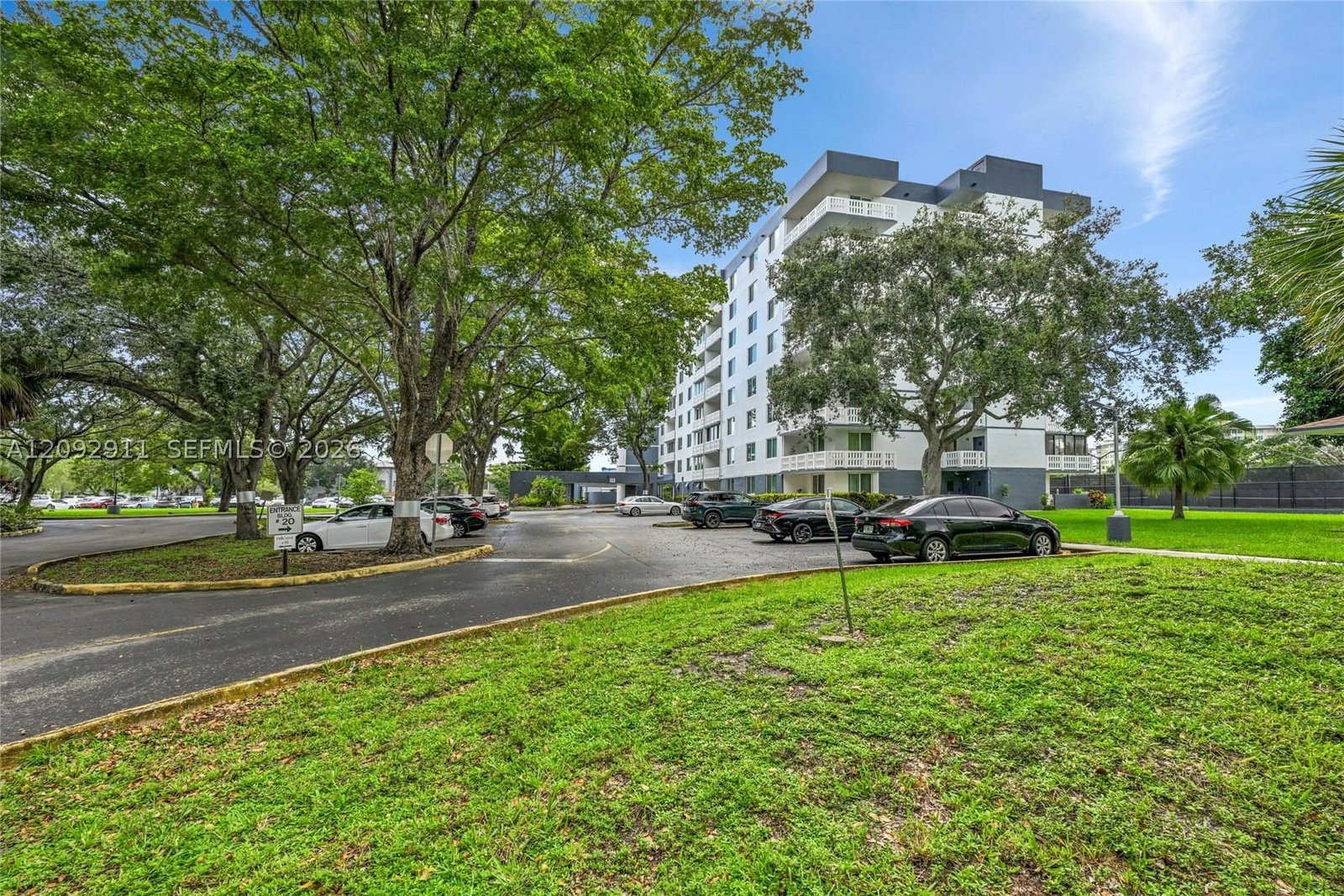 Real estate property located at 919 Hillcrest Dr #401, Broward, Hillcrest East No 20 Cond, Hollywood, FL