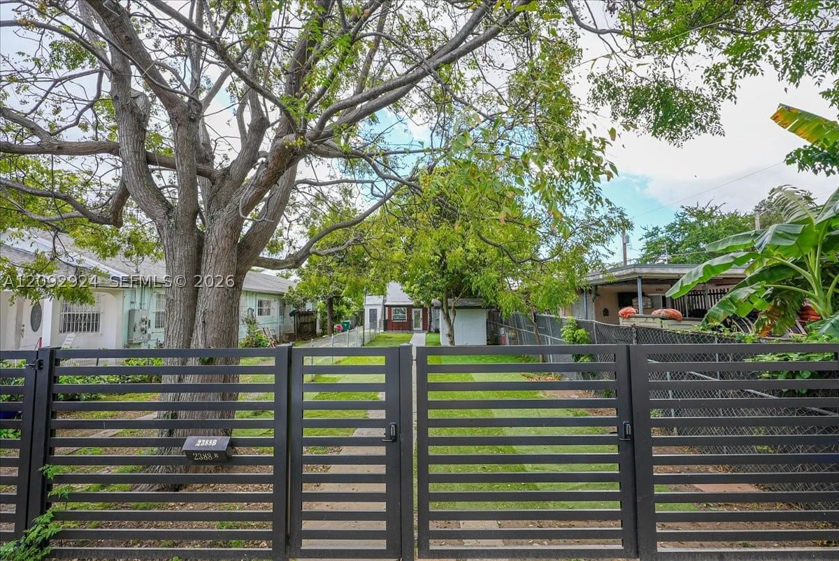 Real estate property located at 2388 33rd St, Miami-dade, New Haven Sub, Miami, FL