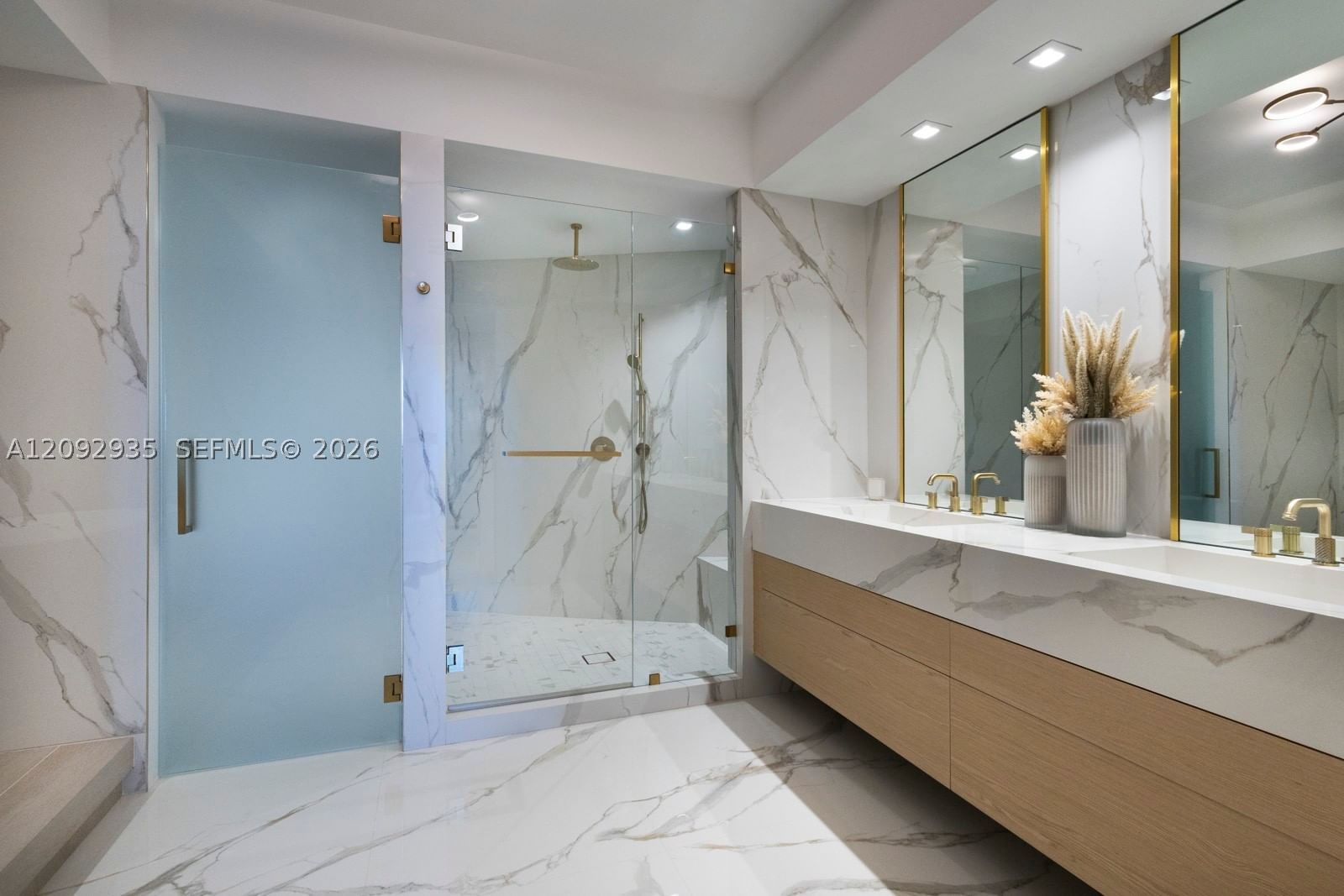 Real estate property located at 300 Pointe Dr #4206, Miami-dade, Portofino Tower Condo, Miami Beach, FL