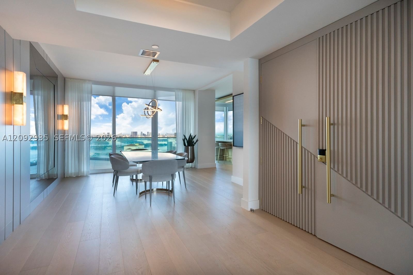 Real estate property located at 300 Pointe Dr #4206, Miami-dade, Portofino Tower Condo, Miami Beach, FL