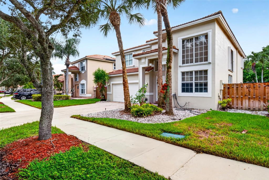 Real estate property located at 16424 Sapphire Pl, Broward, Sapphire Pointe - Diamond, Weston, FL
