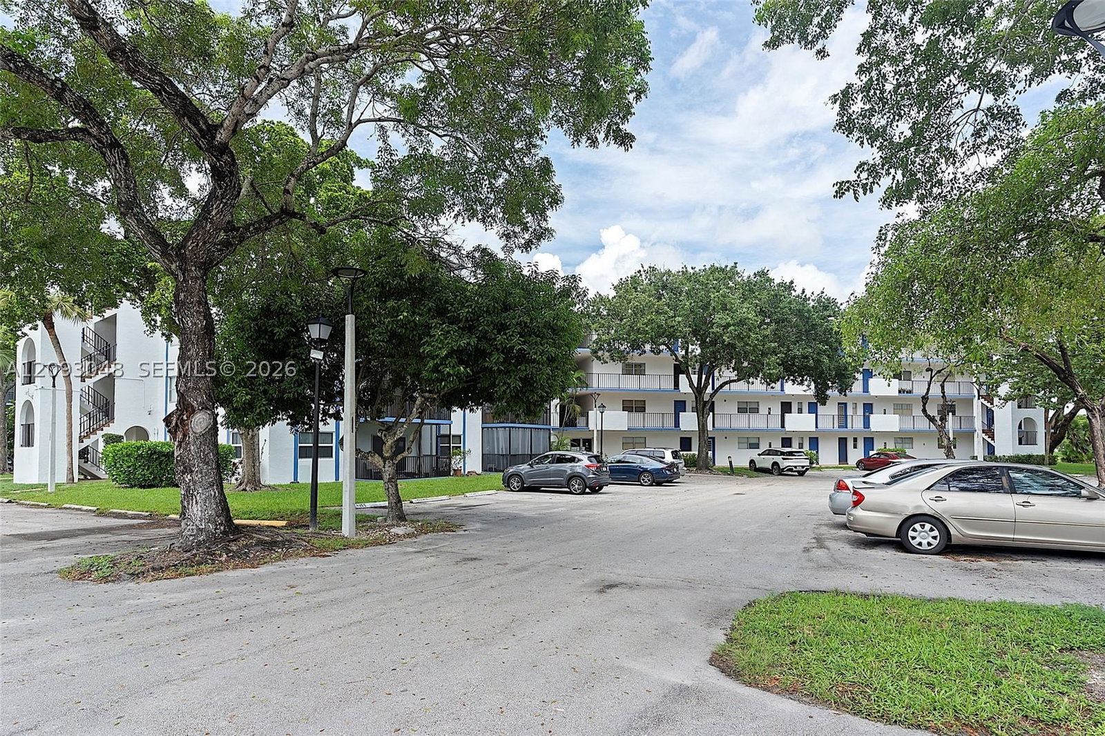Real estate property located at 6001 Falls Cir Dr #309, Broward, Inverrary Country Club, Lauderhill, FL