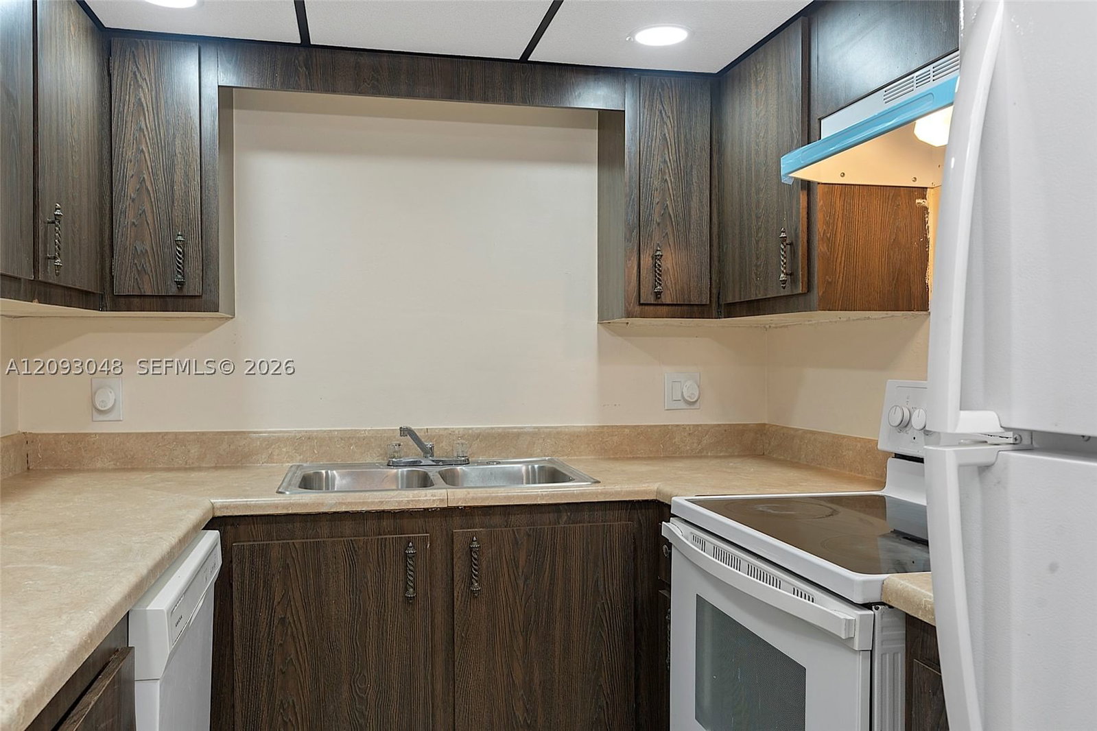 Real estate property located at 6001 Falls Cir Dr #309, Broward, Inverrary Country Club, Lauderhill, FL