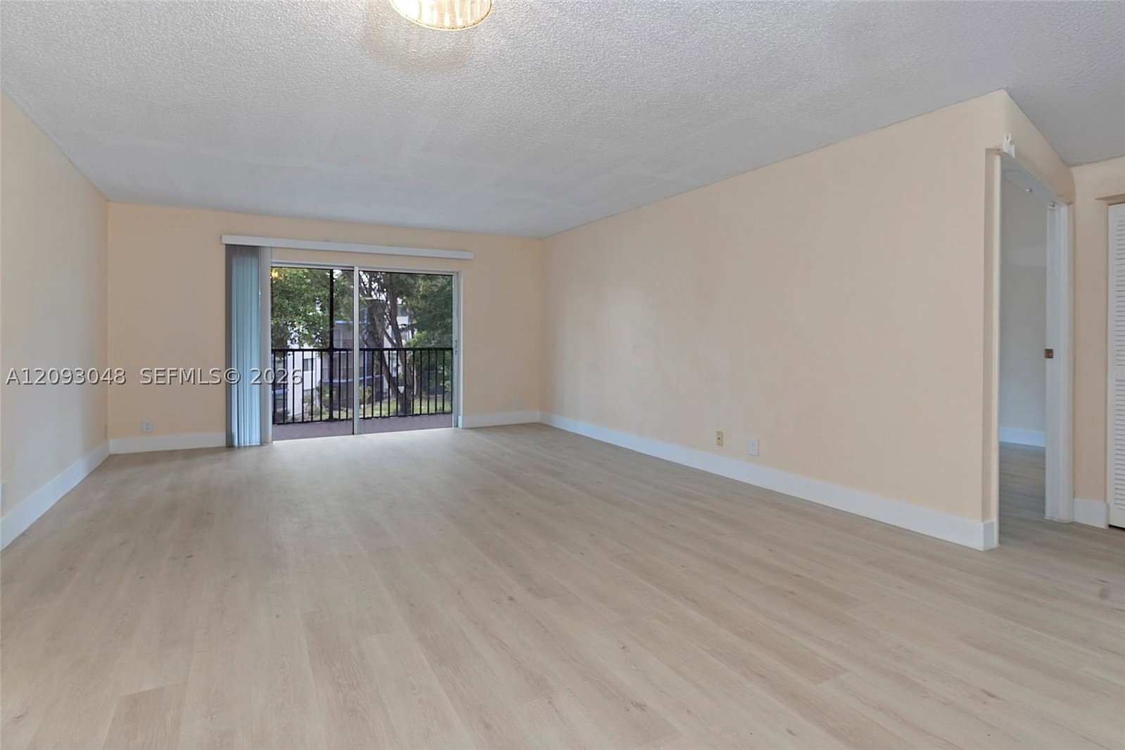 Real estate property located at 6001 Falls Cir Dr #309, Broward, Inverrary Country Club, Lauderhill, FL