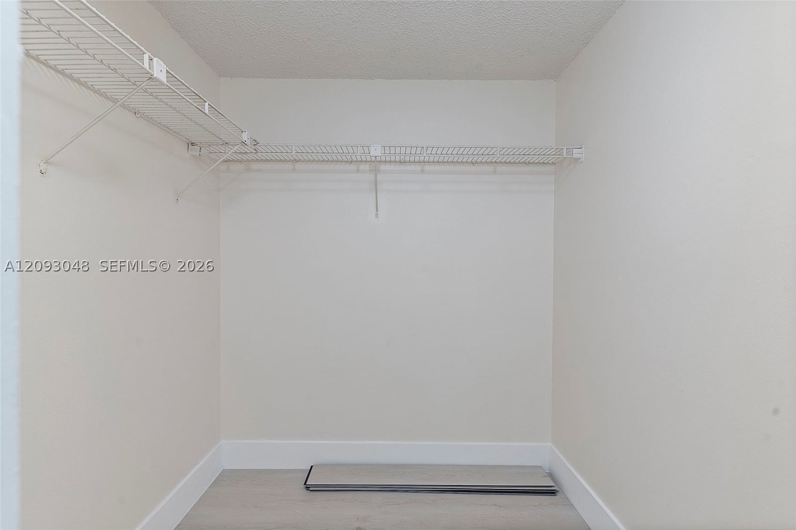 Real estate property located at 6001 Falls Cir Dr #309, Broward, Inverrary Country Club, Lauderhill, FL