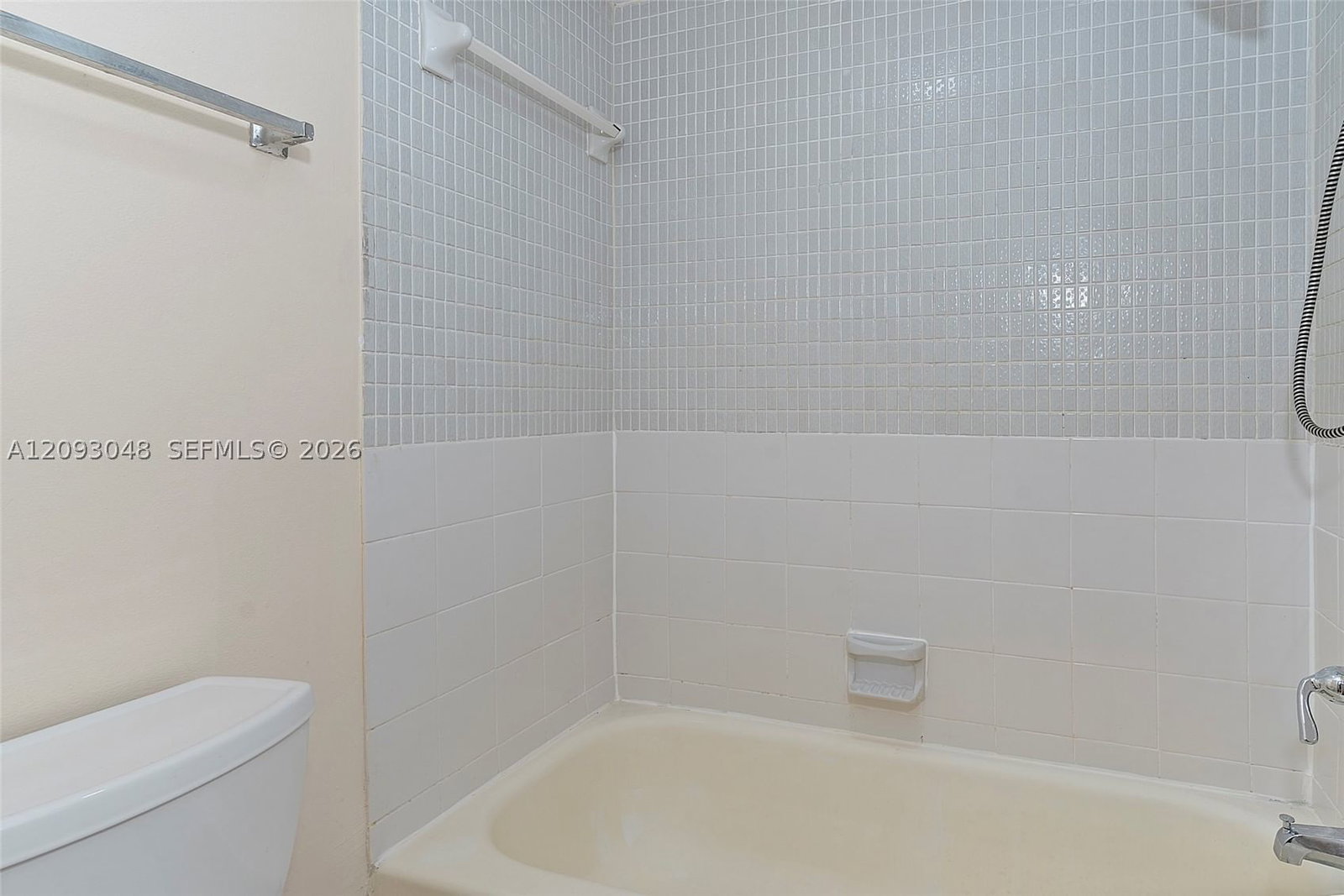 Real estate property located at 6001 Falls Cir Dr #309, Broward, Inverrary Country Club, Lauderhill, FL