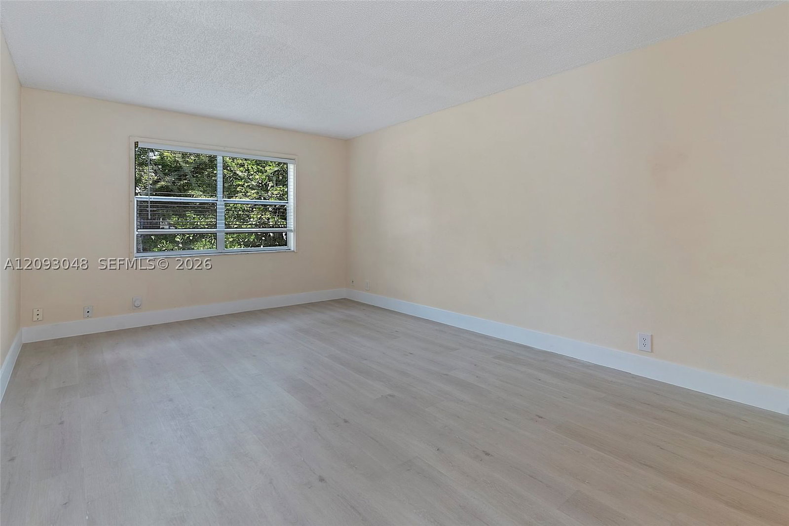 Real estate property located at 6001 Falls Cir Dr #309, Broward, Inverrary Country Club, Lauderhill, FL