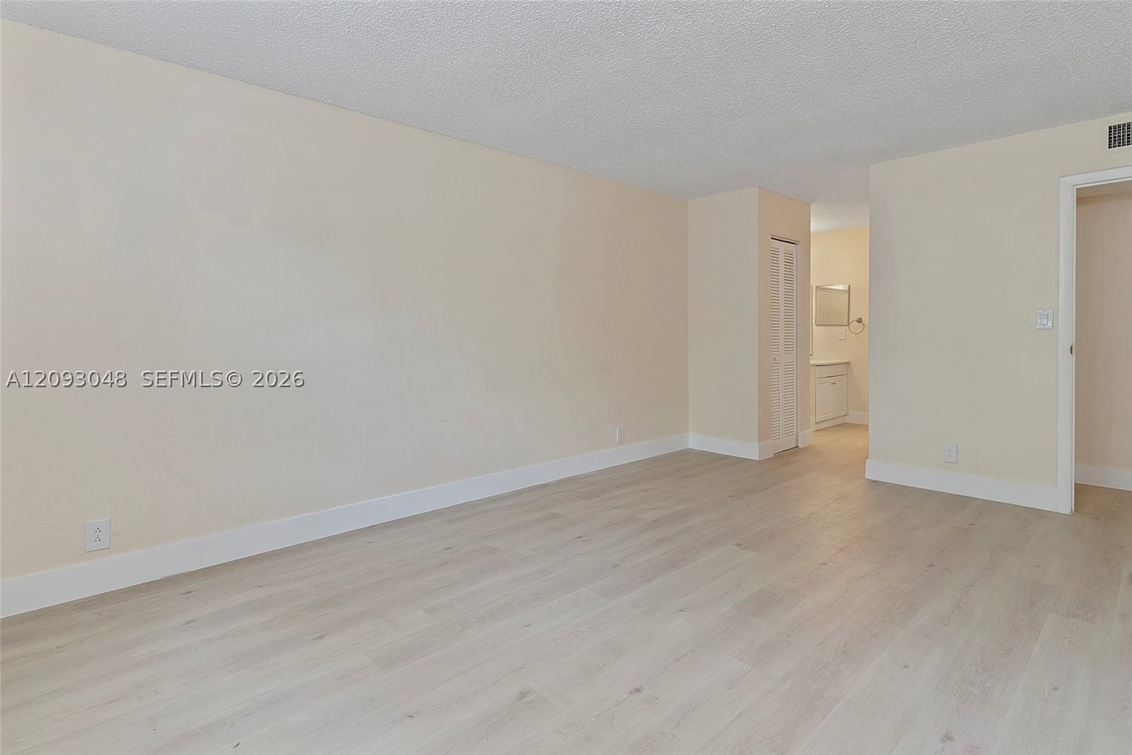 Real estate property located at 6001 Falls Cir Dr #309, Broward, Inverrary Country Club, Lauderhill, FL