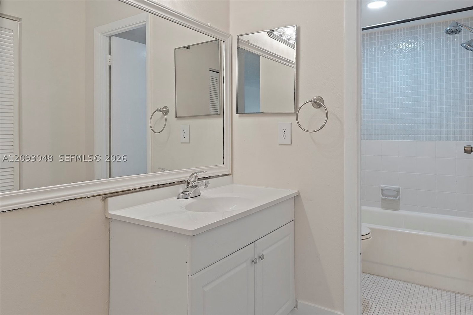 Real estate property located at 6001 Falls Cir Dr #309, Broward, Inverrary Country Club, Lauderhill, FL