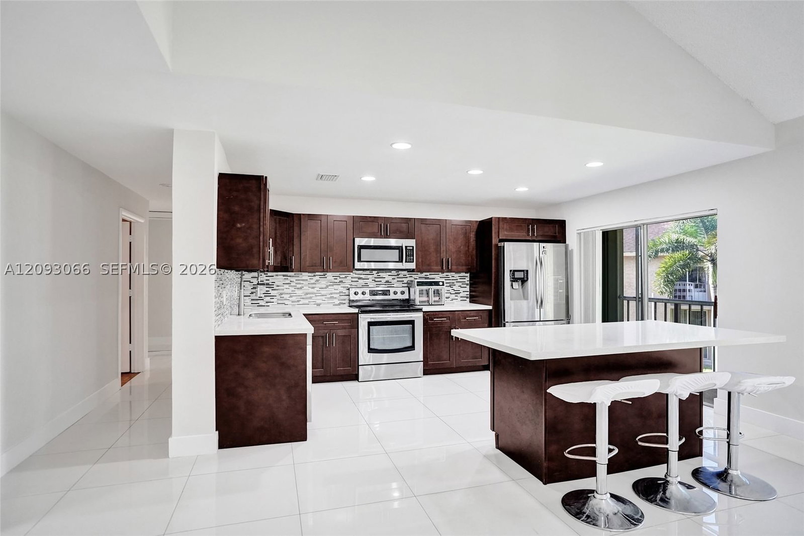 Real estate property located at 7581 86th Ter #201, Broward, Woodmont Apt Homes 67a, Tamarac, FL