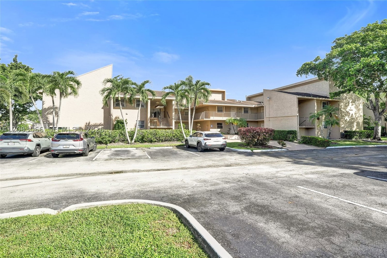 Real estate property located at 7581 86th Ter #201, Broward, Woodmont Apt Homes 67a, Tamarac, FL