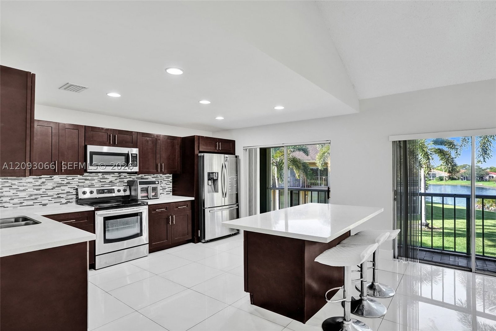 Real estate property located at 7581 86th Ter #201, Broward, Woodmont Apt Homes 67a, Tamarac, FL