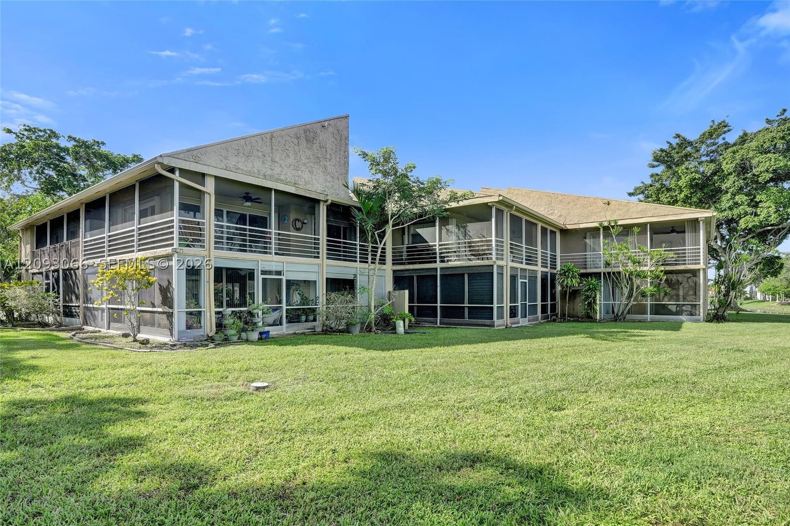 Real estate property located at 7581 86th Ter #201, Broward, Woodmont Apt Homes 67a, Tamarac, FL