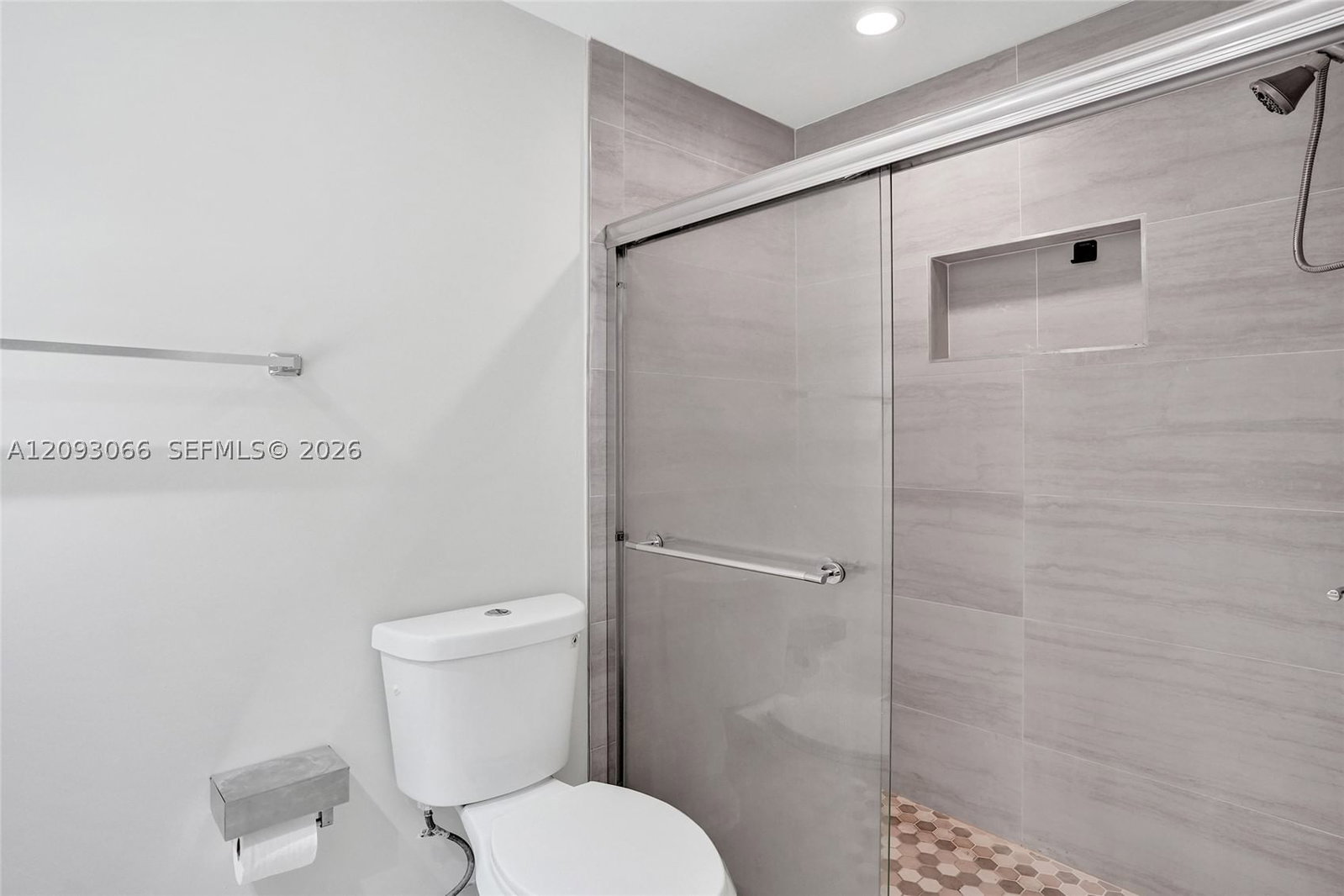 Real estate property located at 7581 86th Ter #201, Broward, Woodmont Apt Homes 67a, Tamarac, FL