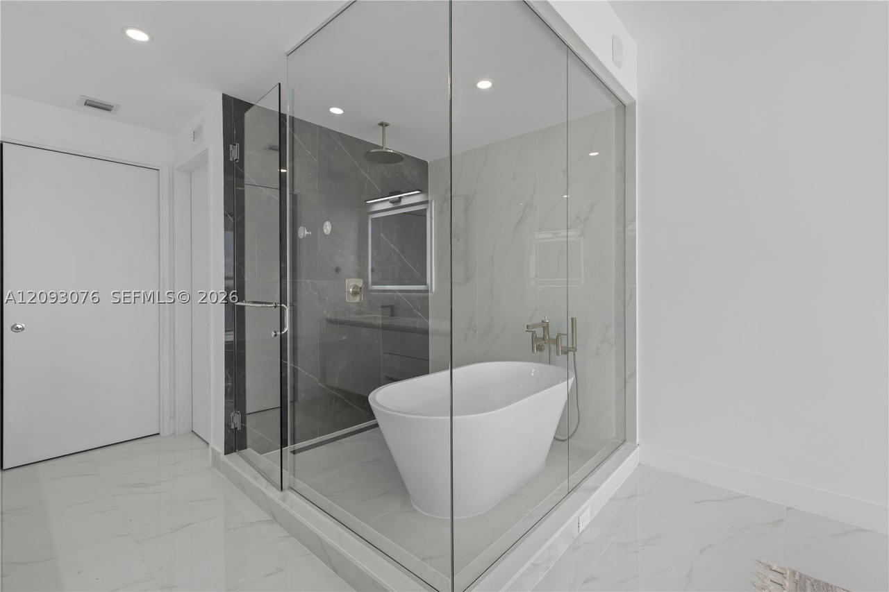 Real estate property located at 700 24th St #2201, Miami-dade, Aria Reserve, Miami, FL