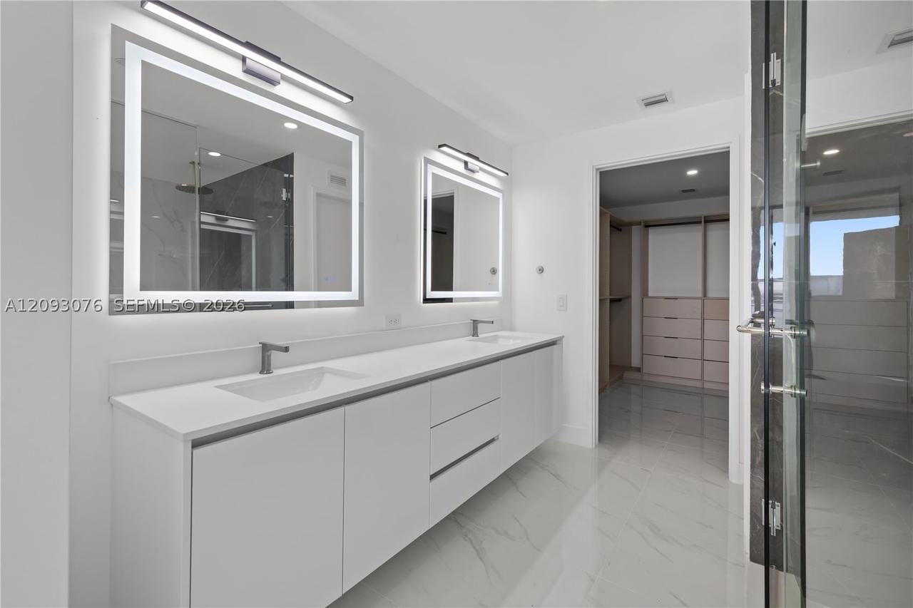 Real estate property located at 700 24th St #2201, Miami-dade, Aria Reserve, Miami, FL