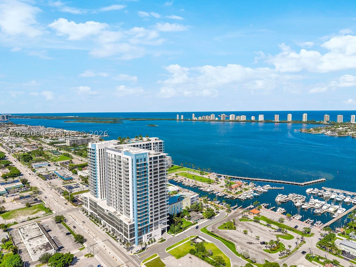 Real estate property located at 220 Lake Shore Dr #1512, Palm Beach, Nautilus 220 Condo, West Palm Beach, FL