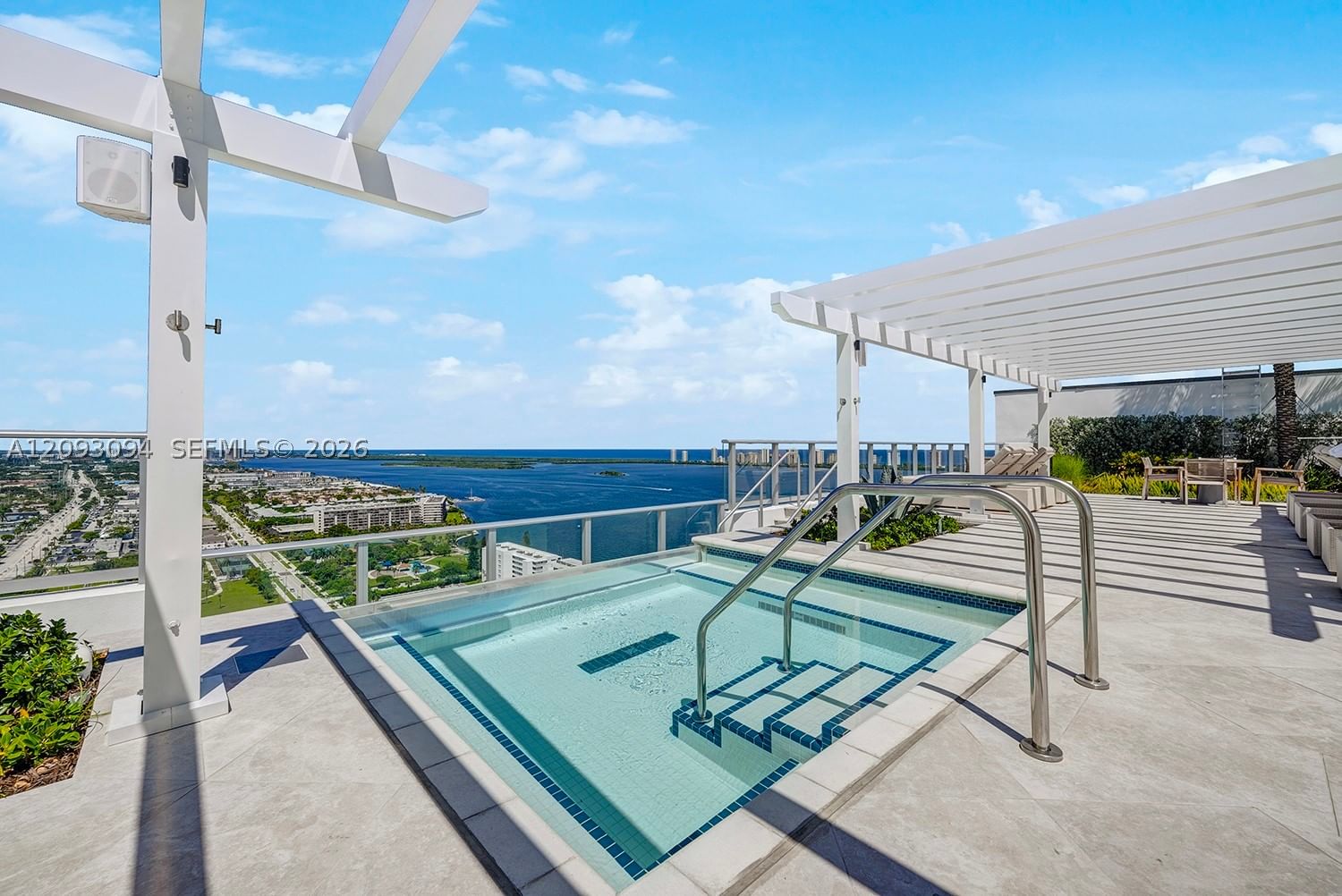 Real estate property located at 220 Lake Shore Dr #1512, Palm Beach, Nautilus 220 Condo, West Palm Beach, FL
