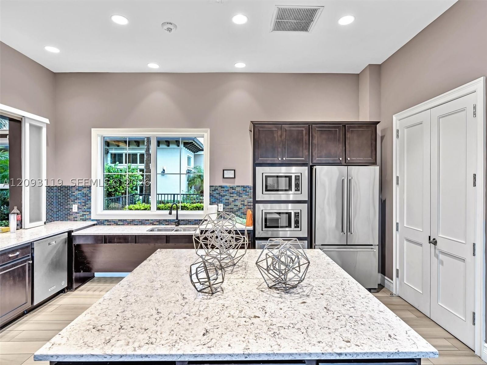 Real estate property located at 4400 Hillcrest Dr #603B, Broward, Hillcrest No 21 Condo, Hollywood, FL