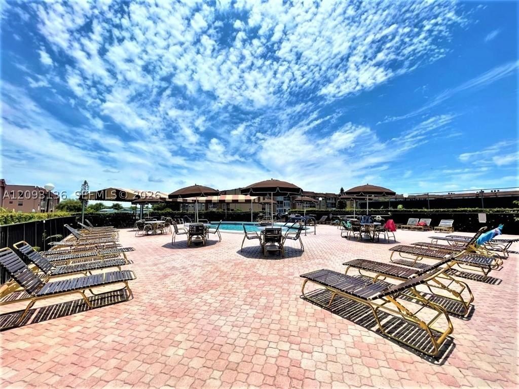 Real estate property located at 9900 Sunrise Lakes Blvd #210, Broward, Sunrise Lakes 153 Condo, Sunrise, FL