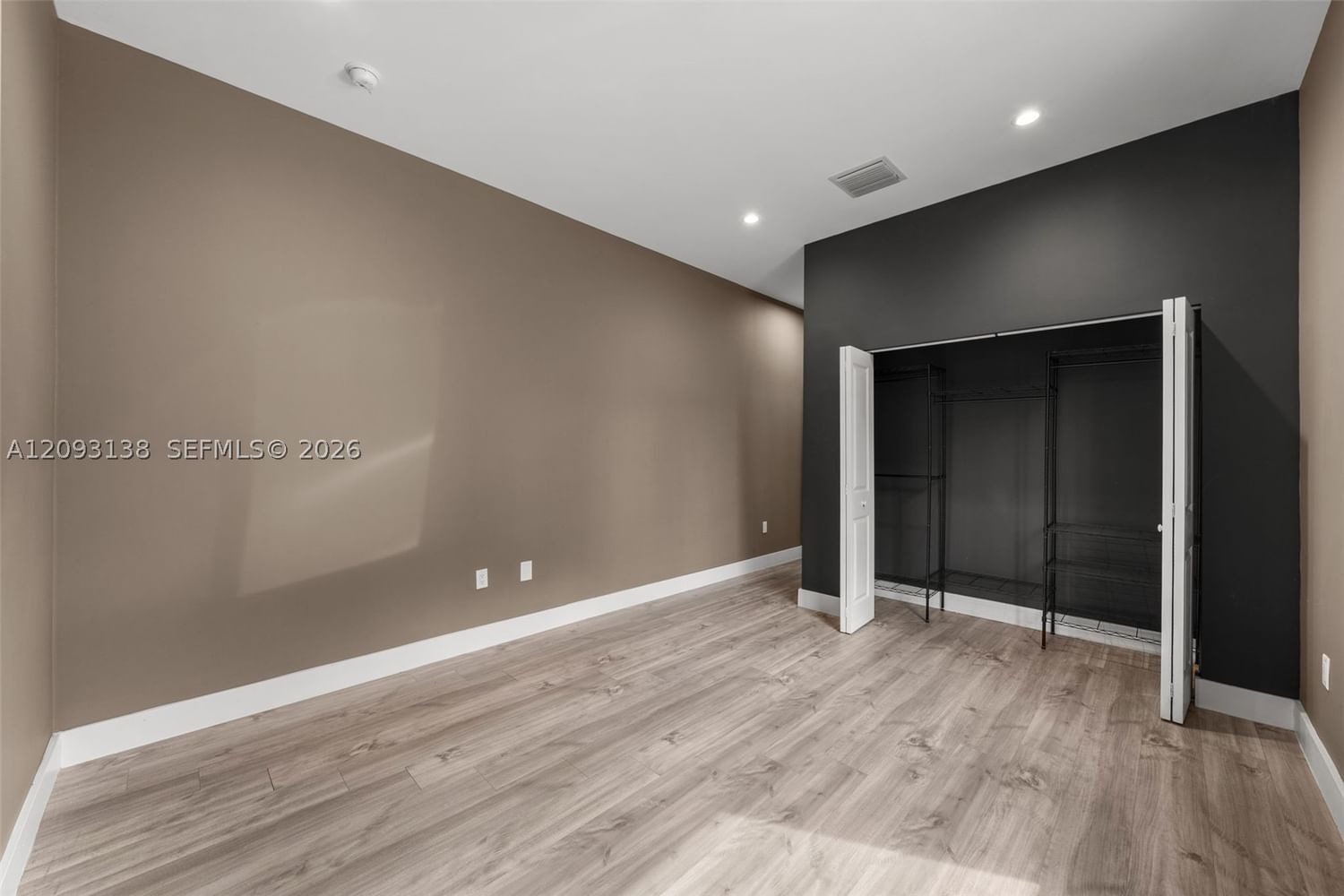 Real estate property located at 808 5th Ter, Broward, Grant Park, Hallandale Beach, FL