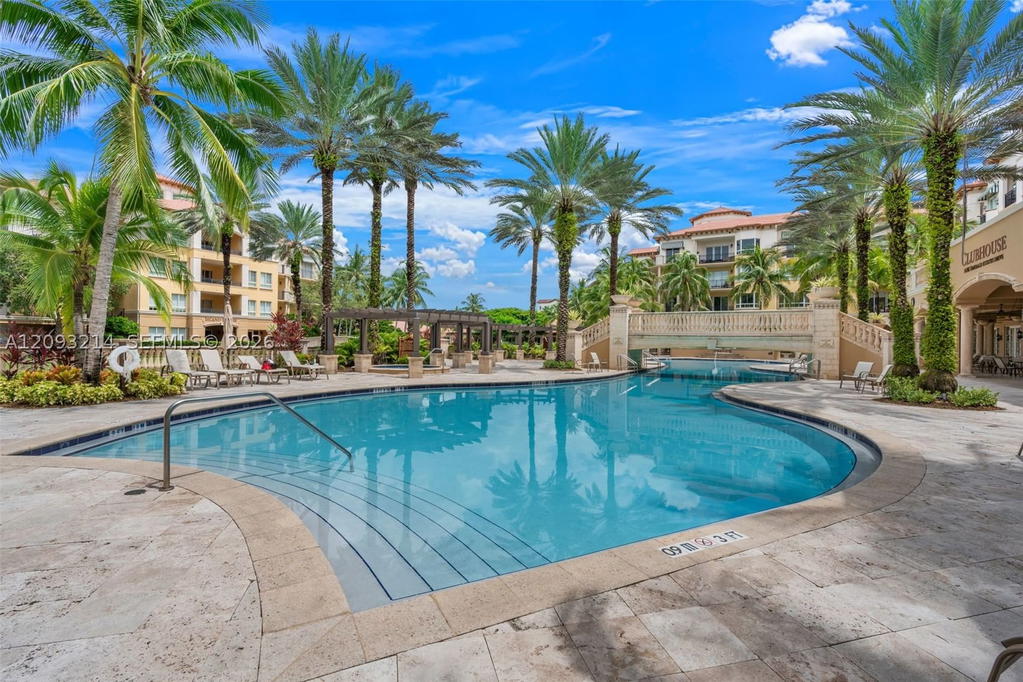 Real estate property located at 16101 Emerald Estates Dr #448, Broward, Weston 55 Plus Condo, Weston, FL