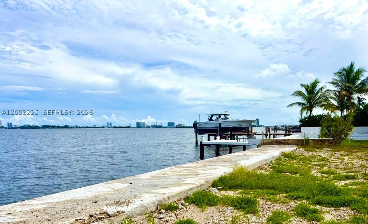 Real estate property located at 10875 Bayshore Dr, Miami-dade, Amd Pl Bay Ridge, Miami, FL
